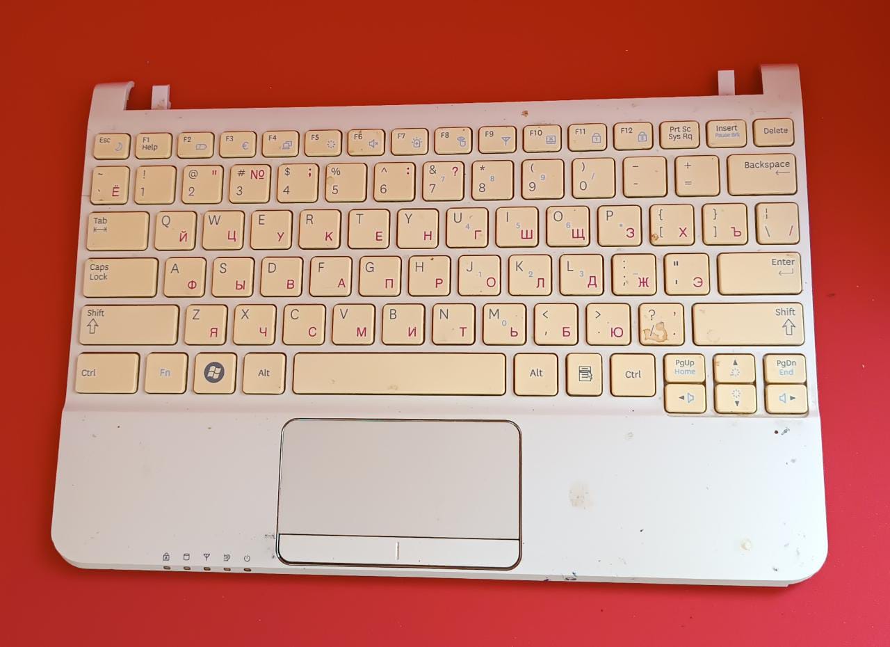 Клавиатура с топкейсом для ноутбука SAMSUNG NC110 белая